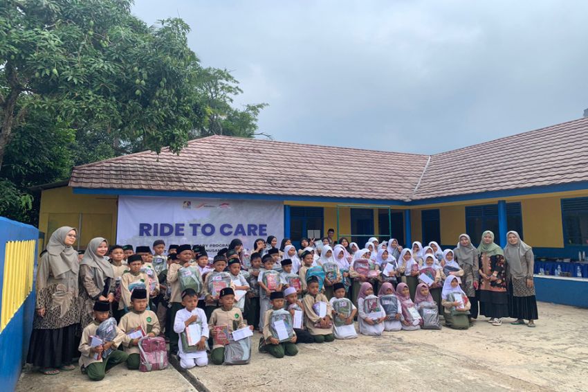 PAMA Berikan Bantuan Santri di Cianjur melalui Program Ride to Care