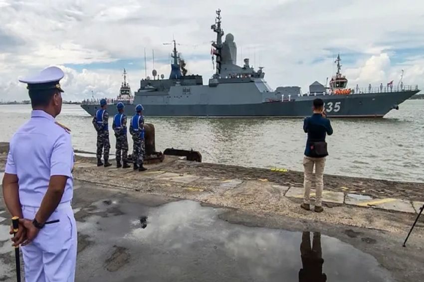 Perbandingan Angkatan Laut Indonesia dan Rusia, Keduanya Latihan Tempur Gabungan