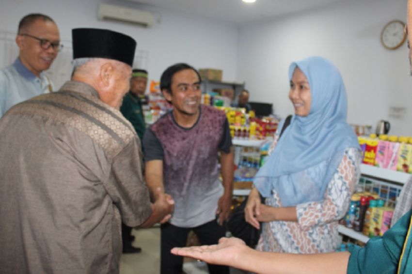 Program Unit Pengumpul Zakat Masjid Nurul Ilmi Makassar Dorong Ekonomi Masyarakat