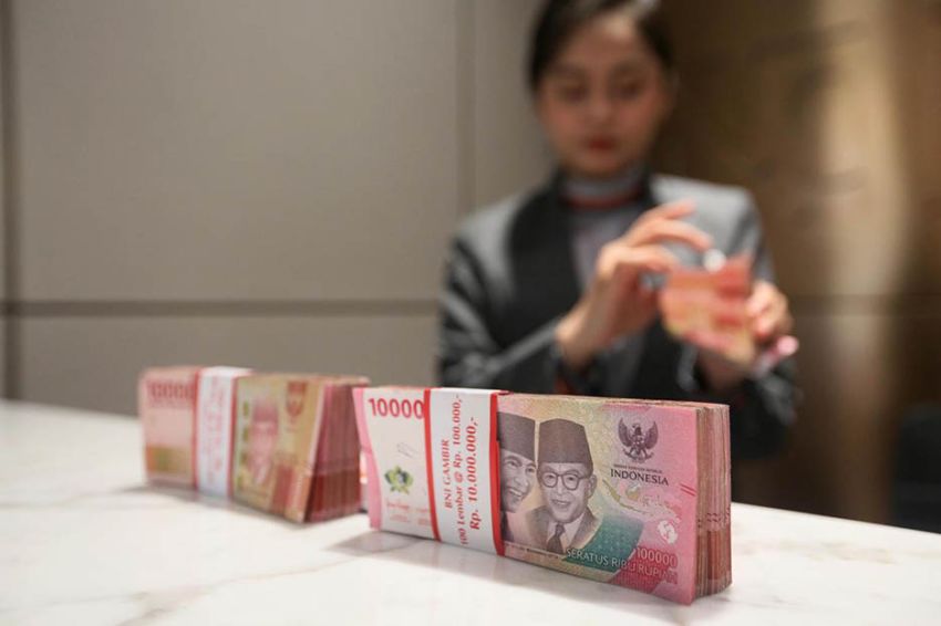 Ramalan IMF Bikin Rupiah Goyang, Hari Ini Berakhir ke Rp15.626 per Dolar AS