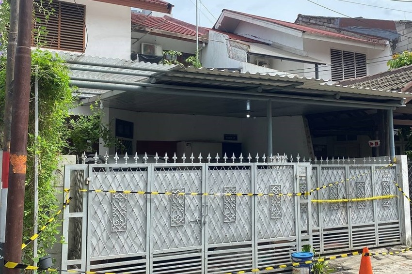 Rumah Anak Bunuh Ayah dan Nenek di Lebak Bulus Dipasang Garis Polisi