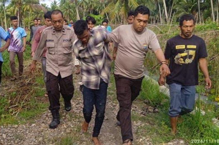 Sadis! Duda di Mandailing Natal Tega Bacok Ibu Kandung Gara-gara Tak Diberi Uang