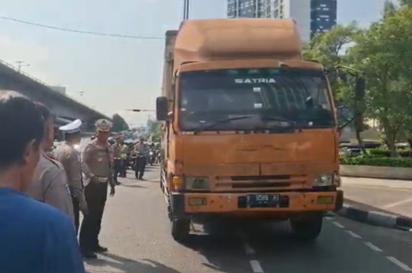 Tabrakan Beruntun di Slipi Akibat Sopir Truk Tronton Ngantuk, Dirlantas Polda Metro: Bukan Rem Blong