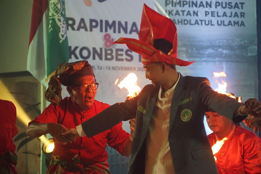 Tarian Pepe Karimaka Jadi Penutup Pembukaan Rapimnas dan Konbes II IPNU di Makassar