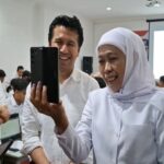 Unggul di Quick Count, Jokowi Telepon Ucapkan Selamat ke Khofifah