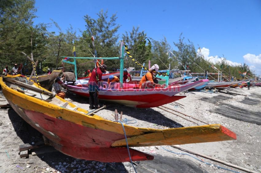 Wujudkan Desa Energi, 20 Nelayan Tanjung Boleng NTT Dapat Bantuan Kapal