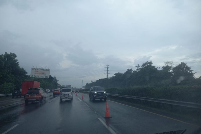 Arus Balik dari Puncak, Tol Jagorawi Arah Jakarta Contraflow dari KM 21+850 hingga KM 11+700