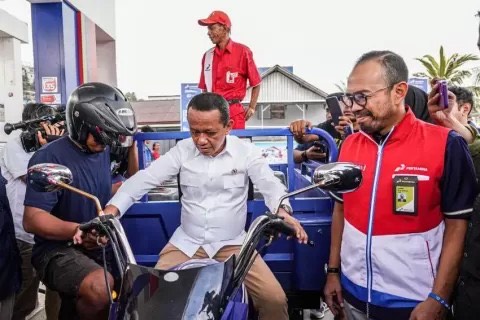 Demi Kesejahteraan Nelayan, Bahlil Dorong Percepatan Izin Pembangunan SPBUN