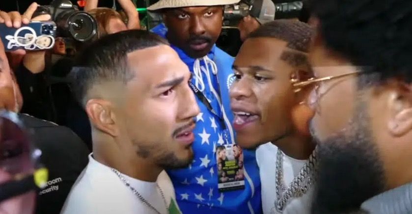 Devin Haney Tolak Duel, Teofimo Lopez Marah: Bajingan!