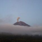 Gunung Semeru Erupsi Pagi Ini, Luncurkan Abu Vulkanik 1.000 Meter