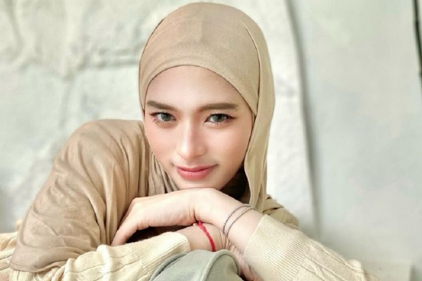 Inara Rusli Terpaksa Posting Foto Akta Cerai, Kenapa?