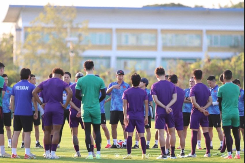 Kim Sang-sik: Si Jenius yang Siap Akhiri Puasa Gelar Vietnam di Piala AFF 2024