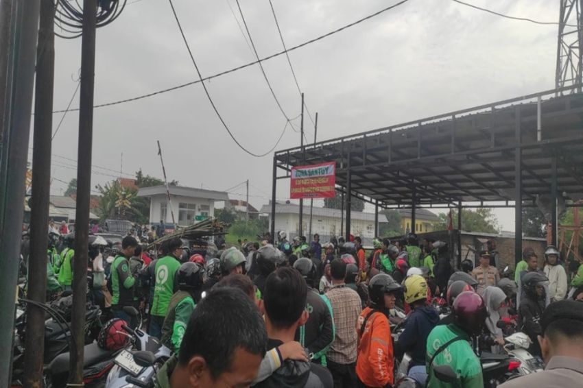 Konflik Ojol-Opang di Cileunyi, Pangkalan Dibakar dan Satu Penumpang Luka