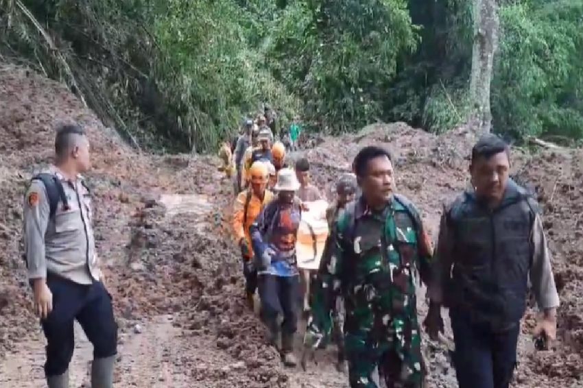 Korban Terakhir Longsor di Sukabumi Ditemukan Tertelungkup Tertutup Kayu