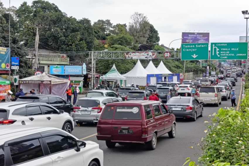 Liburan Natal Pagi Ini, 17.000 Kendaraan Lintasi Jalur Puncak Bogor