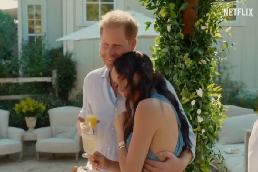 Meghan Markle dan Pangeran Harry Pamer Kemesraaan, Berpelukan di Acara Netflix Terbarunya