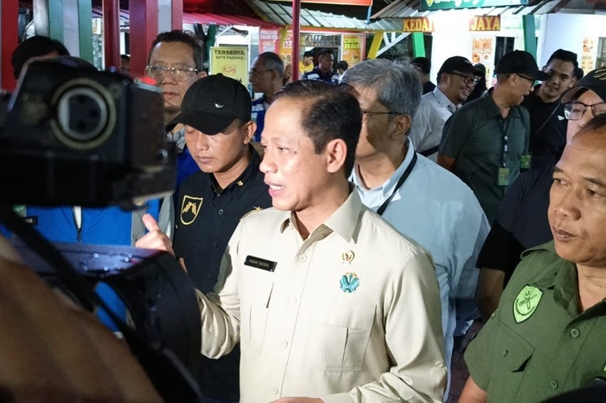 Menteri Hanif Faisol Ingatkan Pentingnya Penerapan Budaya Pilah Sampah