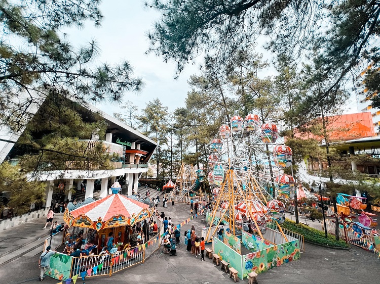 Nikmati Suasana Penuh Nostalgia di Cihampelas Walk Bandung