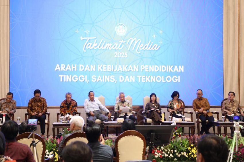 Program 100 Hari Mendikti Saintek, 4 Permendikbudristek Direvisi