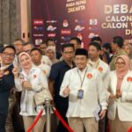 Ridwan Kamil-Suswono Tiba di Lokasi Debat Pilkada Jakarta Disambut Meriah Pendukung