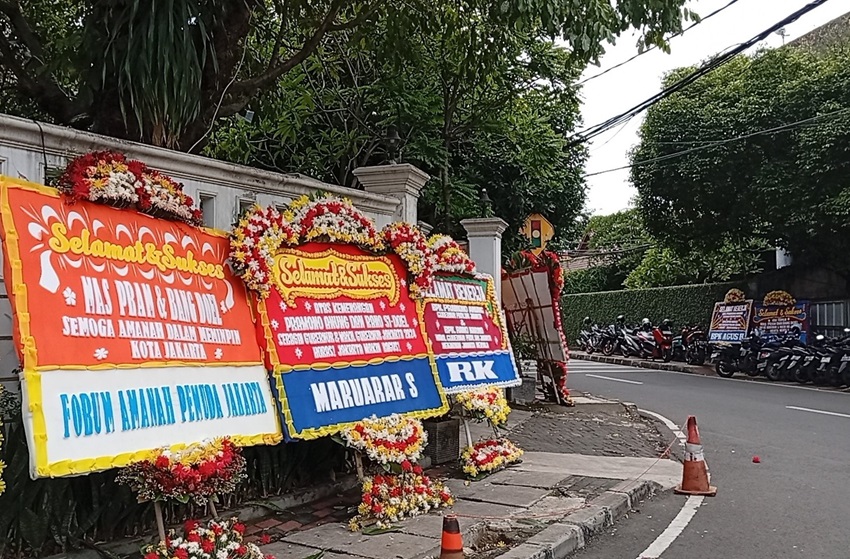 Riza Patria Bantah Ridwan Kamil dan Maruarar Sirait Kirim Karangan Bunga ke Pram-Doel