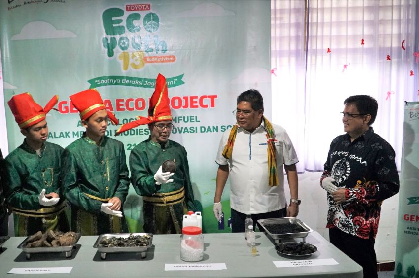 Siswa SMAN 21 Makassar Ubah Limbah Buah Bintaro Menjadi Biofuel di Kompetisi Toyota Eco Youth