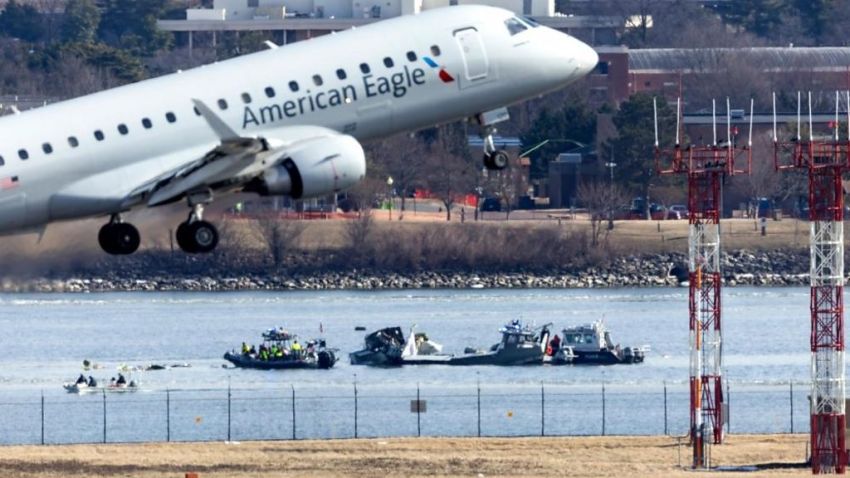 5 Fakta Tabrakan Pesawat American Airlines dengan Helikopter Black Hawk, Kronologi hingga Reaksi Donald Trump