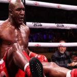 5 Petinju Juara Dunia yang Comeback Bertarung di Usia 50-an: Holyfield Memalukan