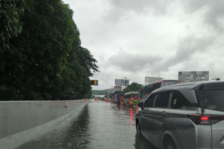 Atasi 8 Titik Genangan Banjir di Ruas Tol Sedyatmo, Jasa Marga Optimalkan Pompa Air