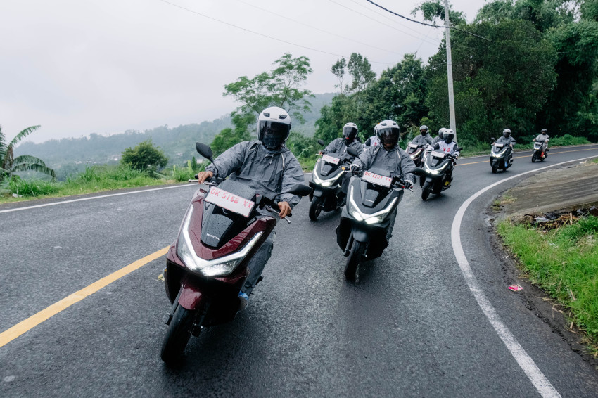 Bali dalam Genggaman: Honda PCX160 RoadSync Bikin Touring Makin Nyaman