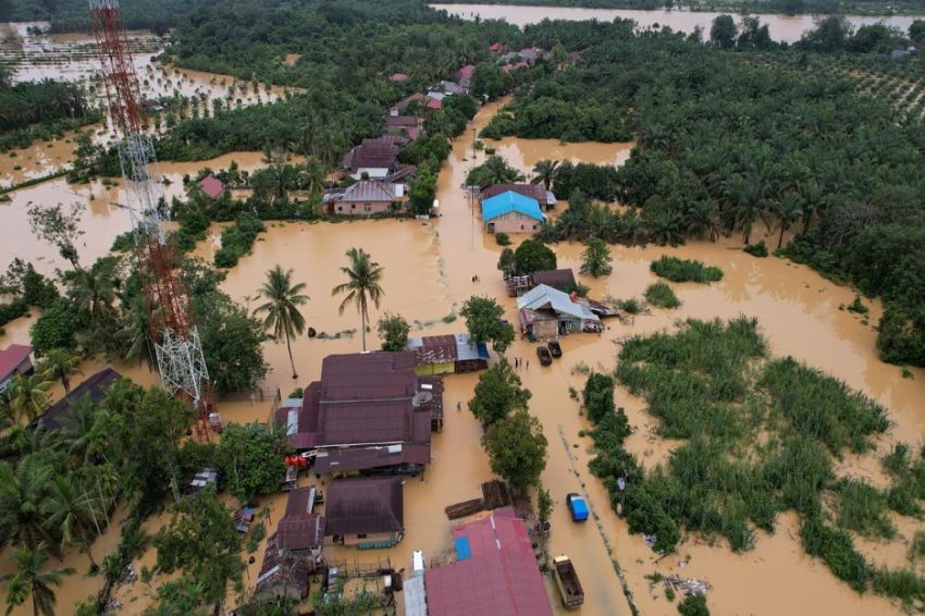 Banjir Melanda Sejumlah Wilayah di Sumatera, Ribuan Orang Terdampak