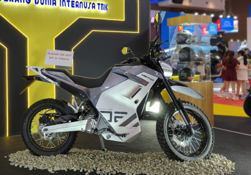 Bisa Dipakai Trabas, United Luncurkan Motor Listrik Dual-Purpose di IIMS 2025