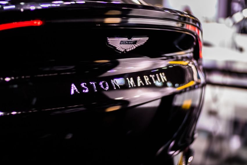 CEO Aston Martin Minta Mobil Bertransmisi Manual Diperbanyak