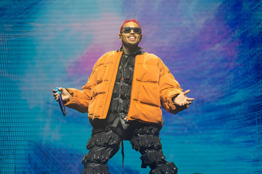 Chris Brown Diduga Pakai Dana Bantuan Covid-19 untuk Pesta, dan Liburan Mewah