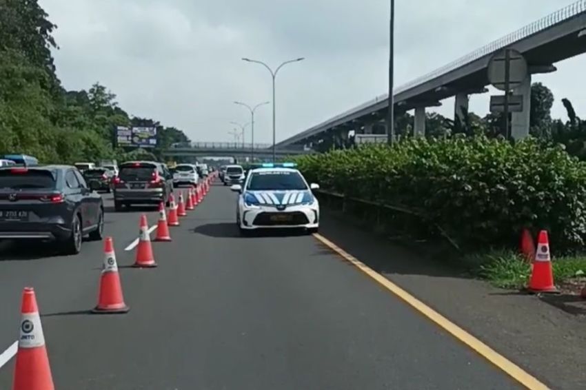 Contraflow Diberlakukan di Ruas Tol Jagorawi Arah Jakarta KM 21+850 hingga KM 11+700