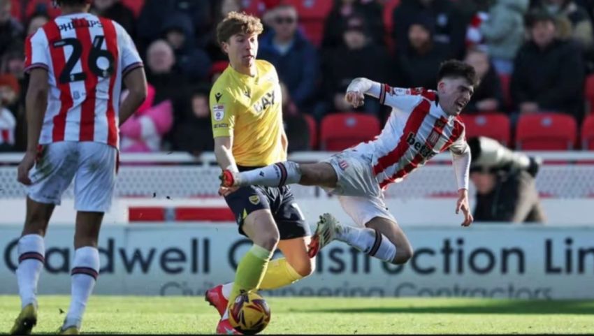 Debut Ole Romeny di Oxford United Nyaris Bikin Gol, Tendangan Membentur Tiang Gawang