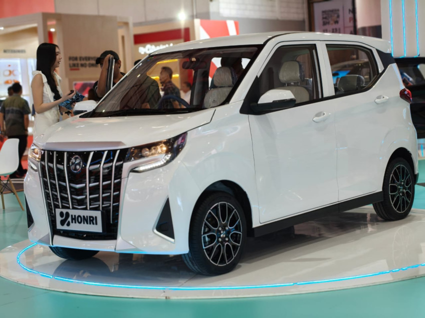 Honri Boma Mobil Listrik Mini Mirip Toyota Alphard Pendatang Baru di IIMS 2025