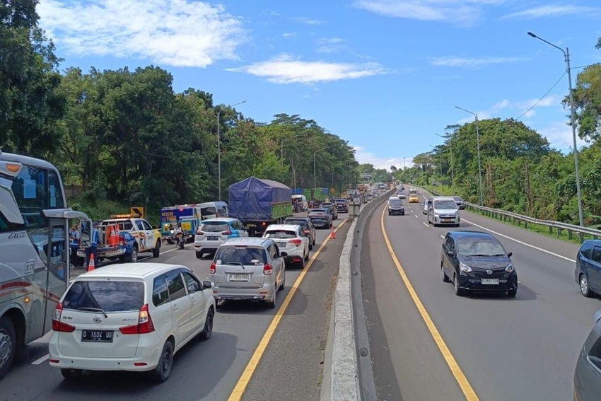 Identitas 2 Korban Tabrakan Beruntun di Tol Cipularang KM 97