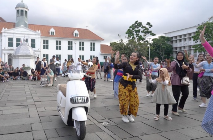 Jakarta Dibanjiri Teknologi Canggih, Motor Tanpa Sopir Yadea Tiba di Jakarta, Era Baru Berkendara Dimulai!