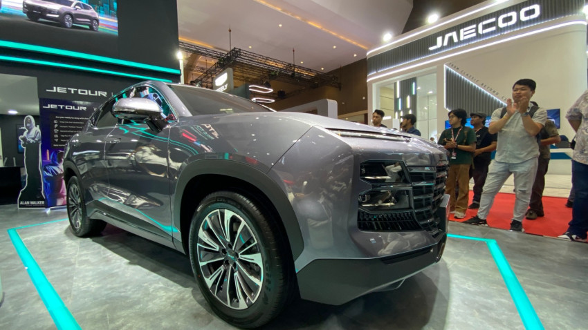 Jetour Dashing Pakai Warna Baru di IIMS 2025, Harga Tidak Berubah