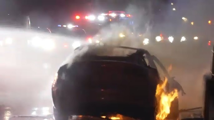 Lagi-lagi Mobil Listrik Tesla Terbakar dan Menewaskan Penggunanya