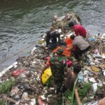 Mayat Bayi Laki-laki Ditemukan Tersangkut di Pinggir Sungai Cisindangbarang Bogor