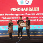 Peringatan Hari Disabilitas Internasional, Bank Jatim Raih Penghargaan dari Pemprov