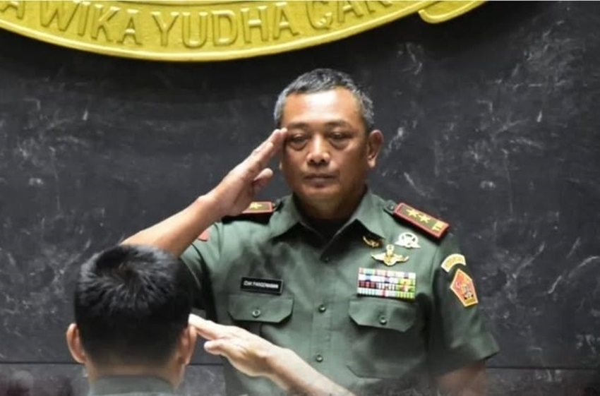 Profil Mayjen TNI Izak Pangemanan, Wadan Kodiklatad Jebolan Akmil 1990