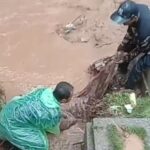 Puluhan Makam di TPU Cikutra Bandung Rusak Akibat Sungai Cidurian Meluap, 20 Jenazah Dievakuasi