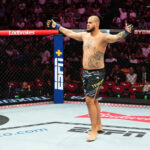 Raksasa di Octagon: Para Petarung UFC Jangkung yang Mendominasi Arena