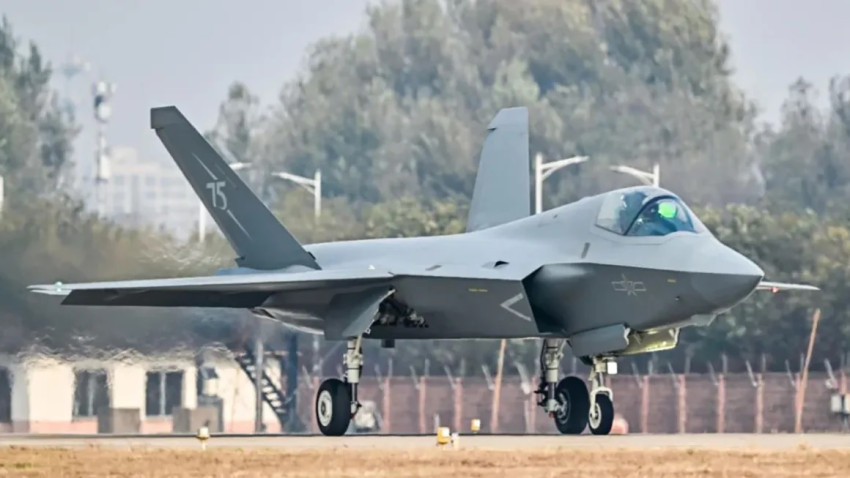 Samai Kekuatan Militer AS, China Pamerkan Jet Tempur Siluman J-35A