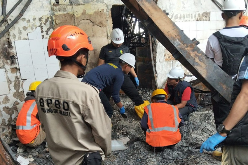 Satu Korban Kebakaran Glodok Plaza Ditemukan Hari Ini, Total 13 Kantong Jenazah Dievakuasi