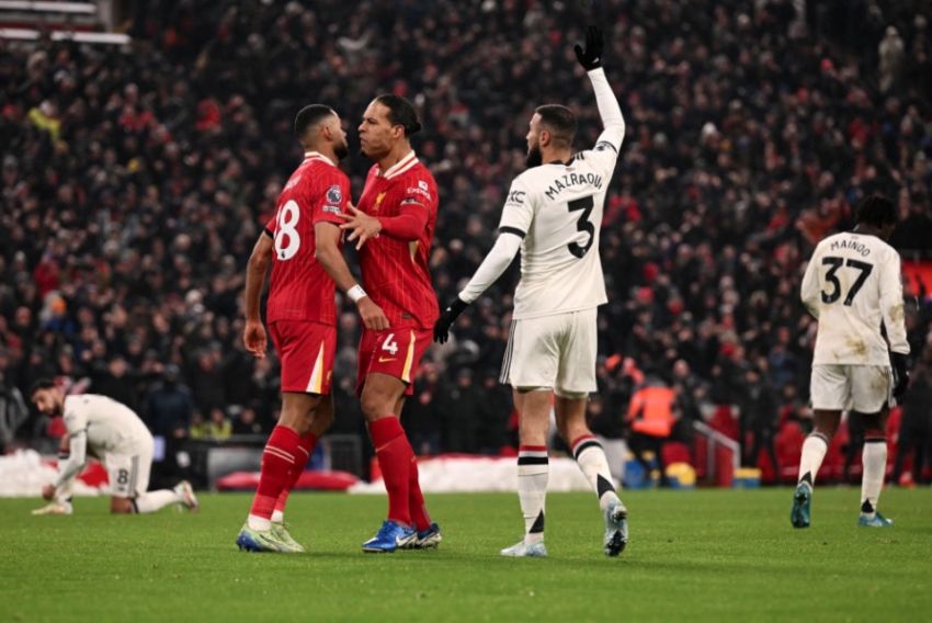 Virgil van Dijk Ngamuk ke Trent Alexander-Arnold usai Liverpool Ditahan MU