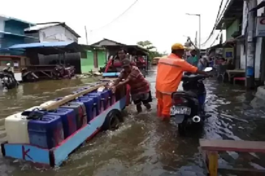 Waspadai Banjir Rob di Jakut hingga 20 Desember